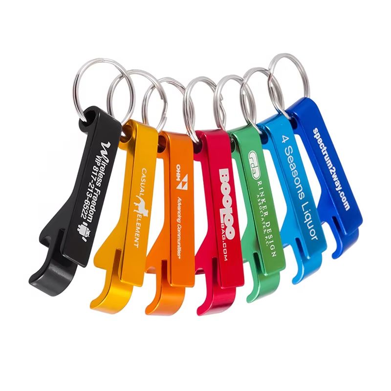 Bottle Opener Keyring - パーソナライズされたビールボトルオープナーキーホルダー、カスタム刻印入り結婚式の記念品とギフト、ロゴ入りキーリング