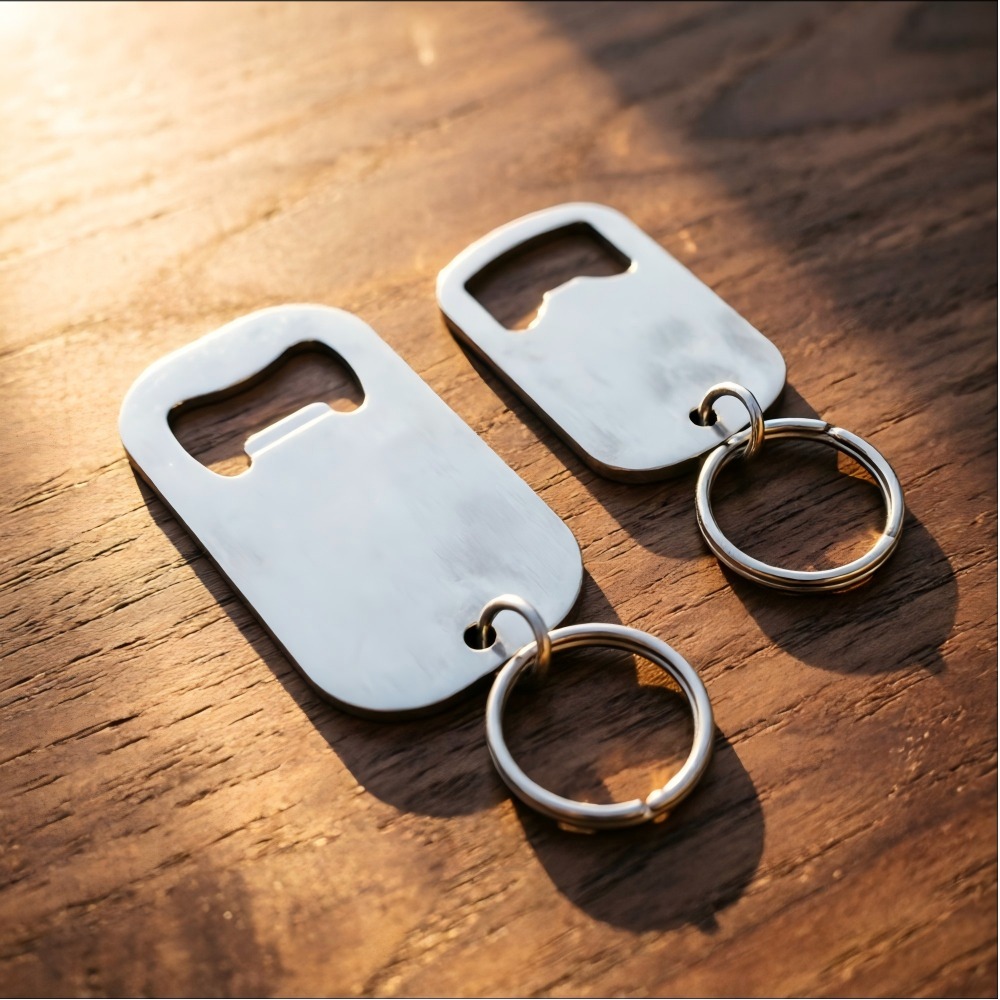 創造性あふれるボトルオープナーキーホルダー、コルク抜きキーリ - Bottle Opener Keyring のレビューと価格