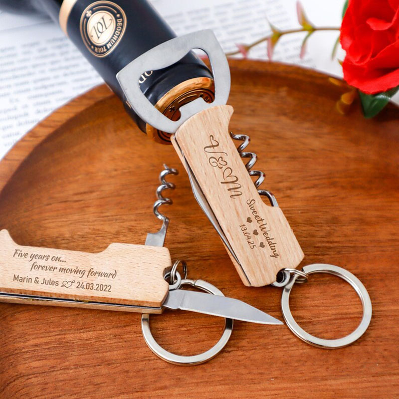 結婚式の贈り物、ワインツール、ワインボトルオープナー、コルク - Bottle Opener Keyring のレビューと価格